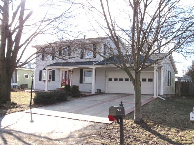 403 Cedar Dr., Clinton, IL 61727