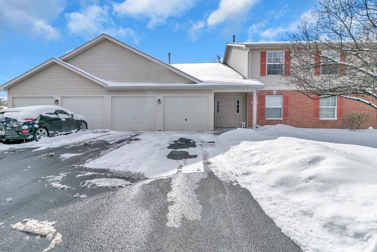 974 N Village Dr. #3, Round Lake Beach, IL 60073