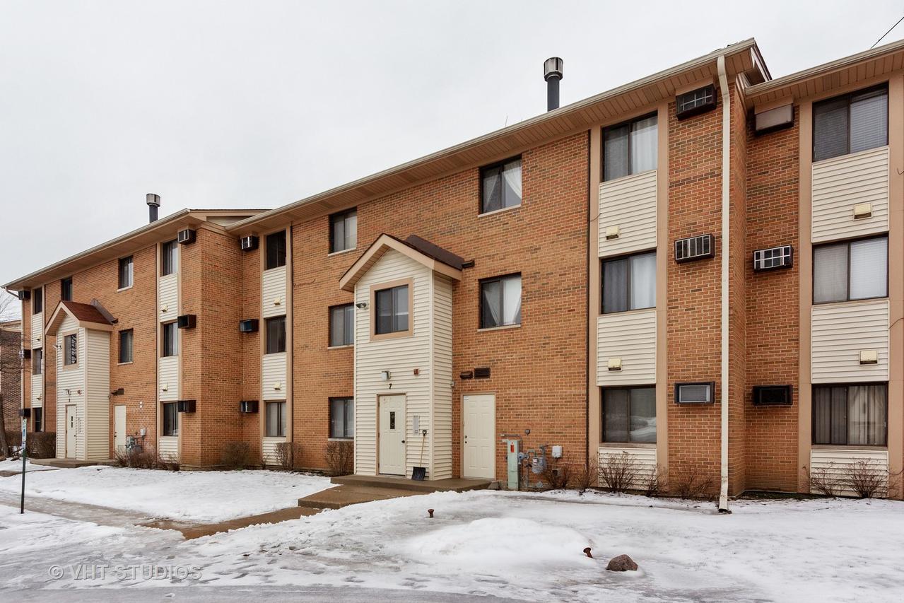 7 Cedar Ct. #10, Vernon Hills, IL 60061