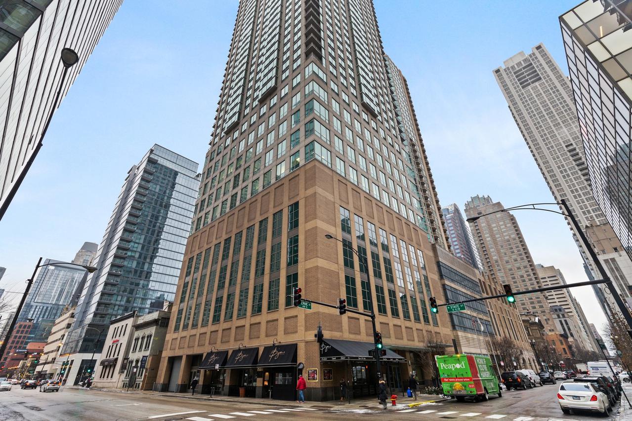 2 E Erie St. #1706, Chicago, IL 60611
