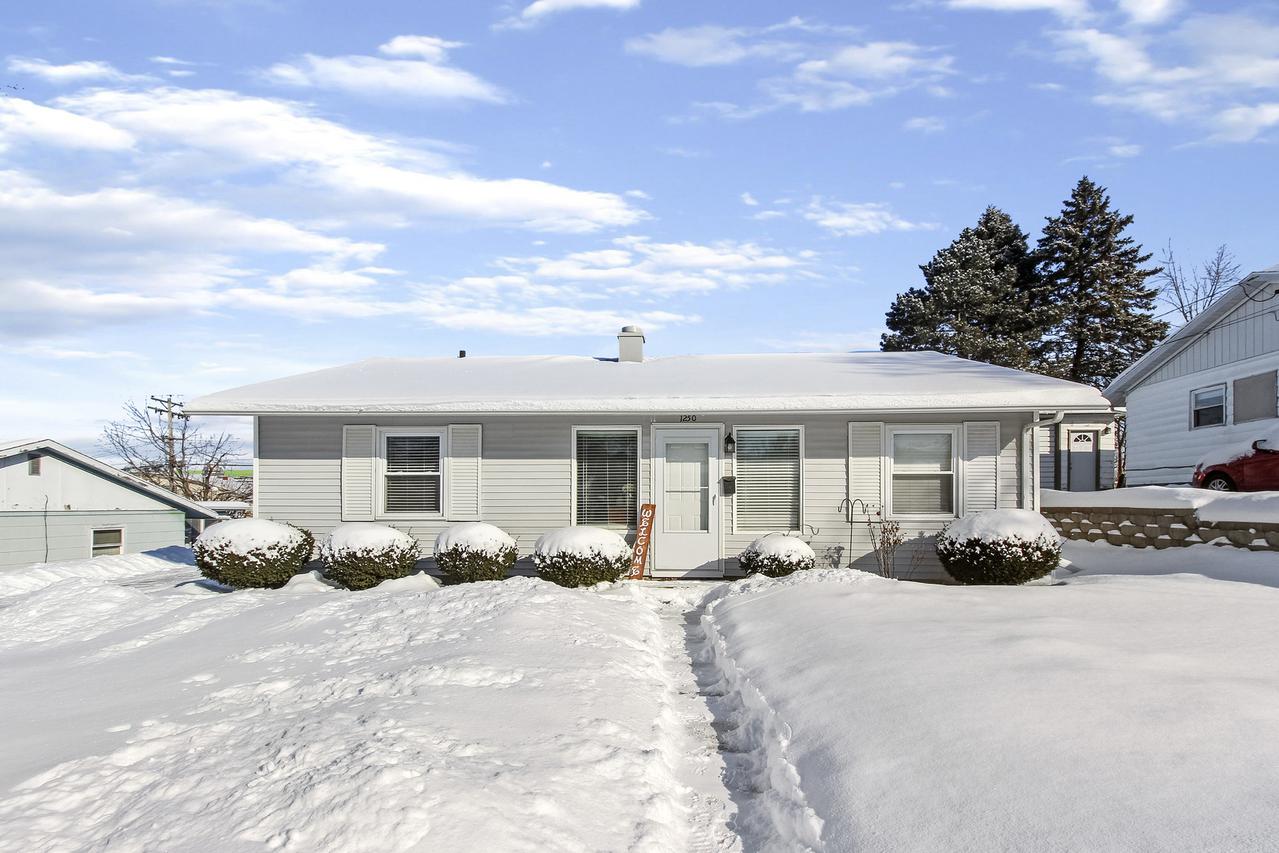 1250 W Staver St., Freeport, IL 61032