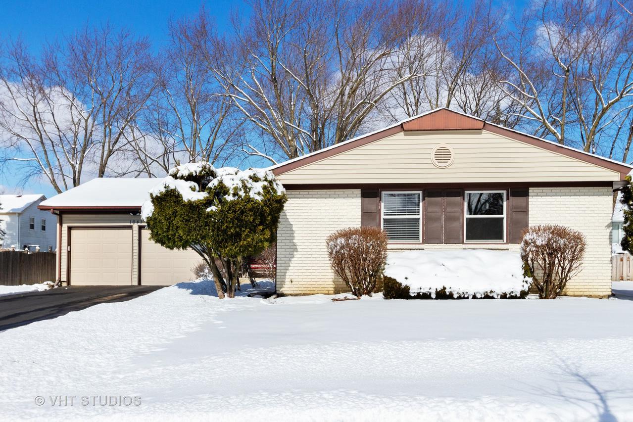 1041 Twisted Oak Ln, Buffalo Grove, IL 60089