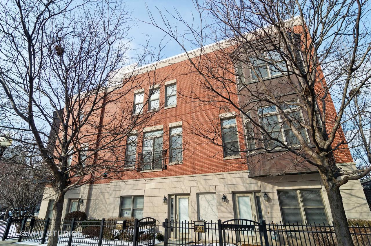 702 W 15th St., Chicago, IL 60607