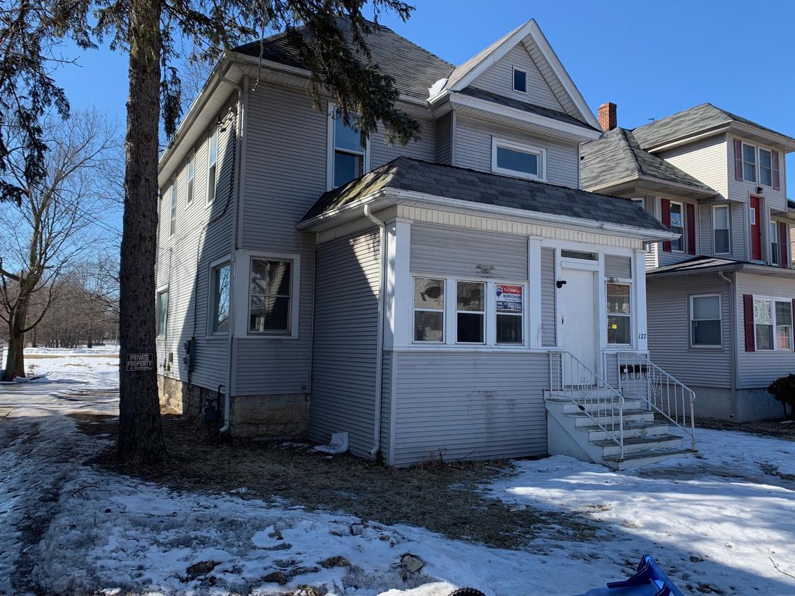 127 John St., Dekalb, IL 60115