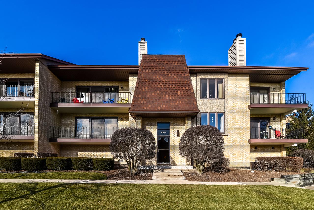 9169 Del Prado Dr. #1W, Palos Hills, IL 60465