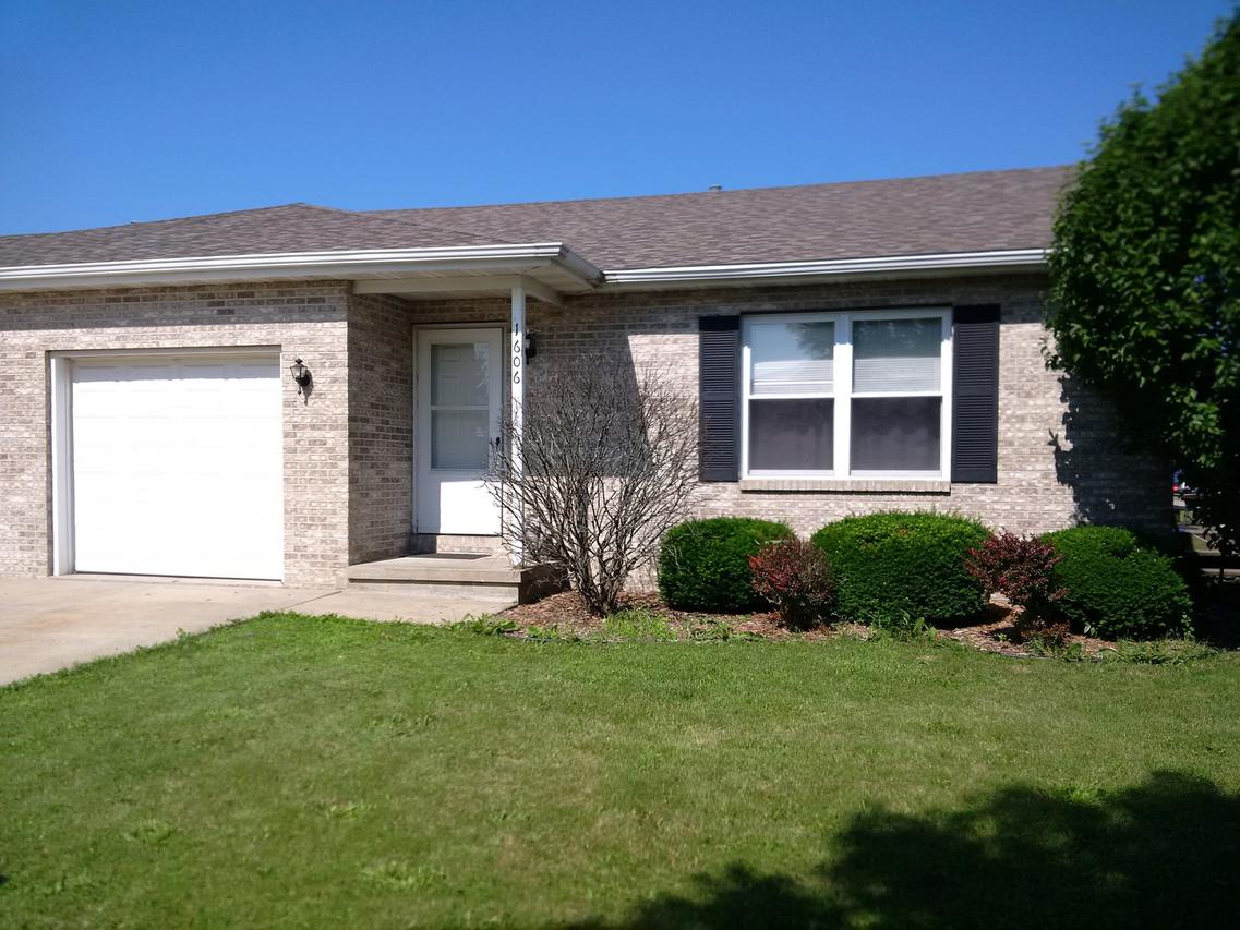 1606 Edgewater Dr., Morris, IL 60450