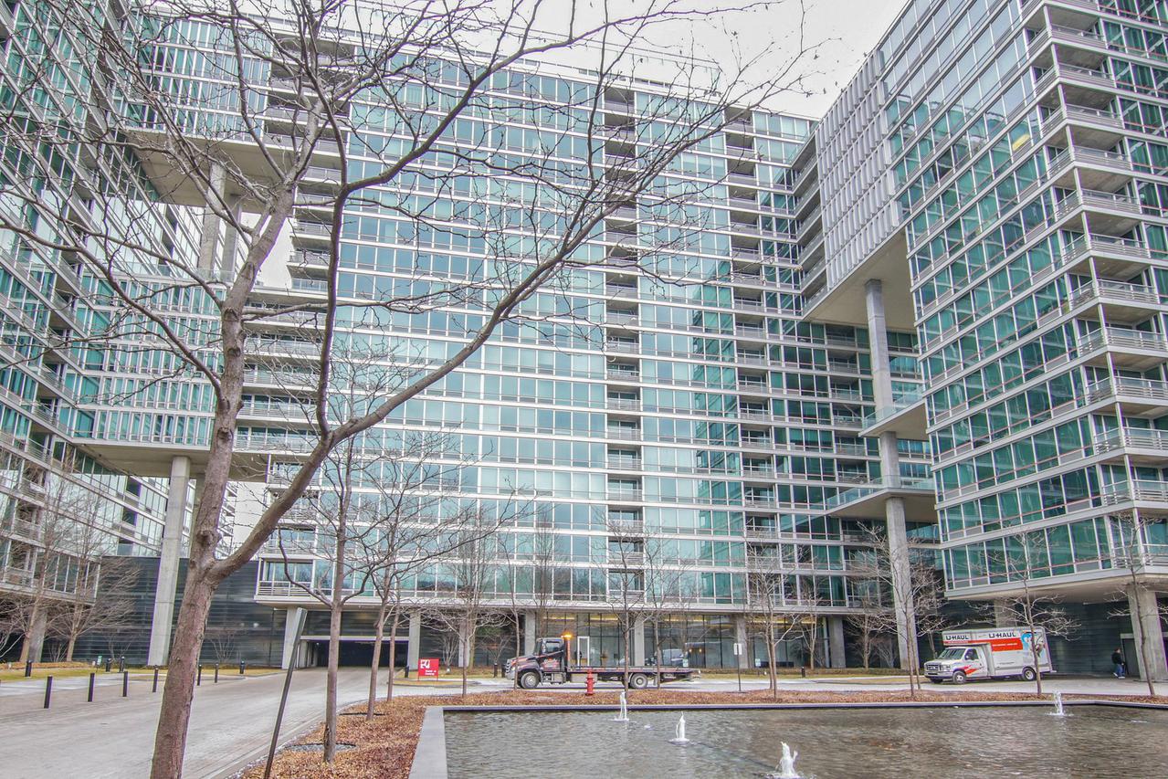9715 Woods Dr. #1606, Skokie, IL 60077