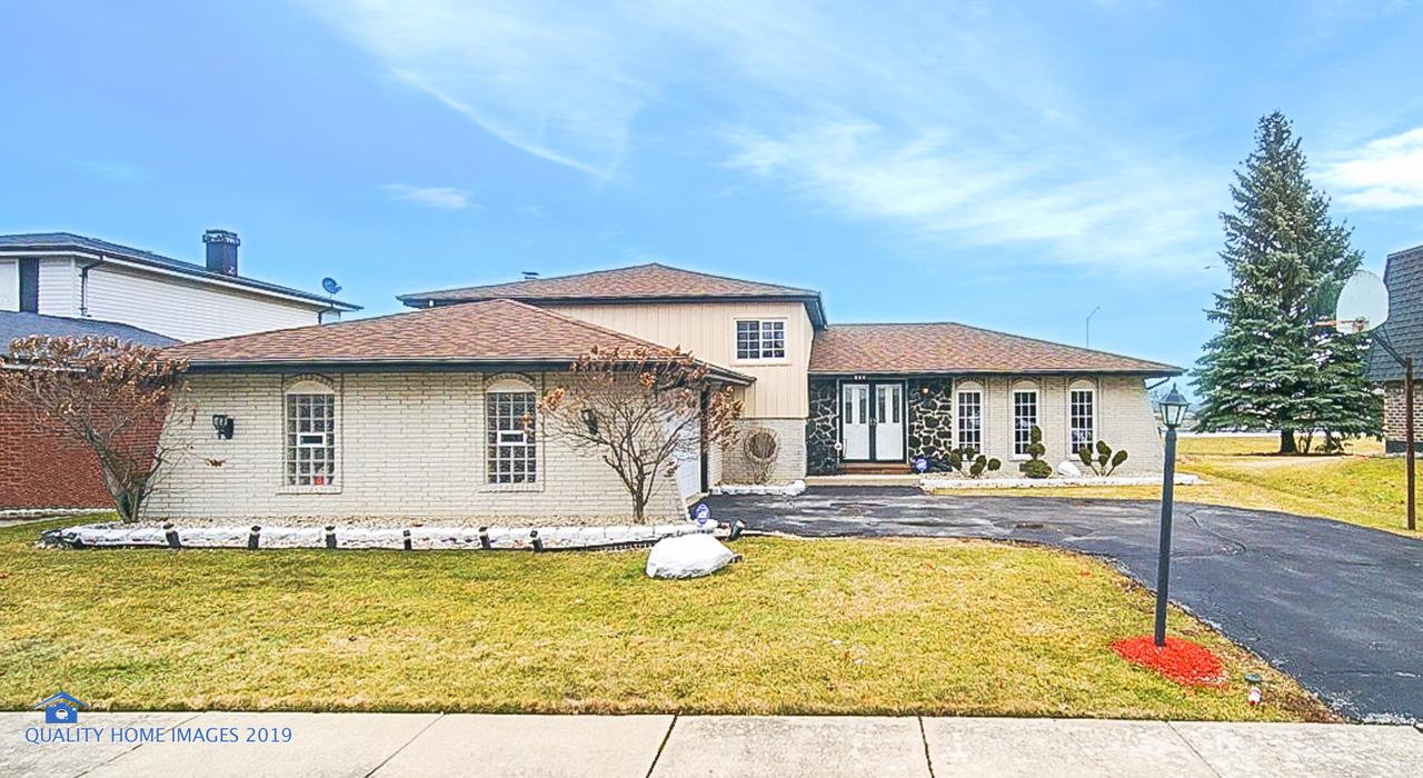 235 S Harper Ave., Glenwood, IL 60425