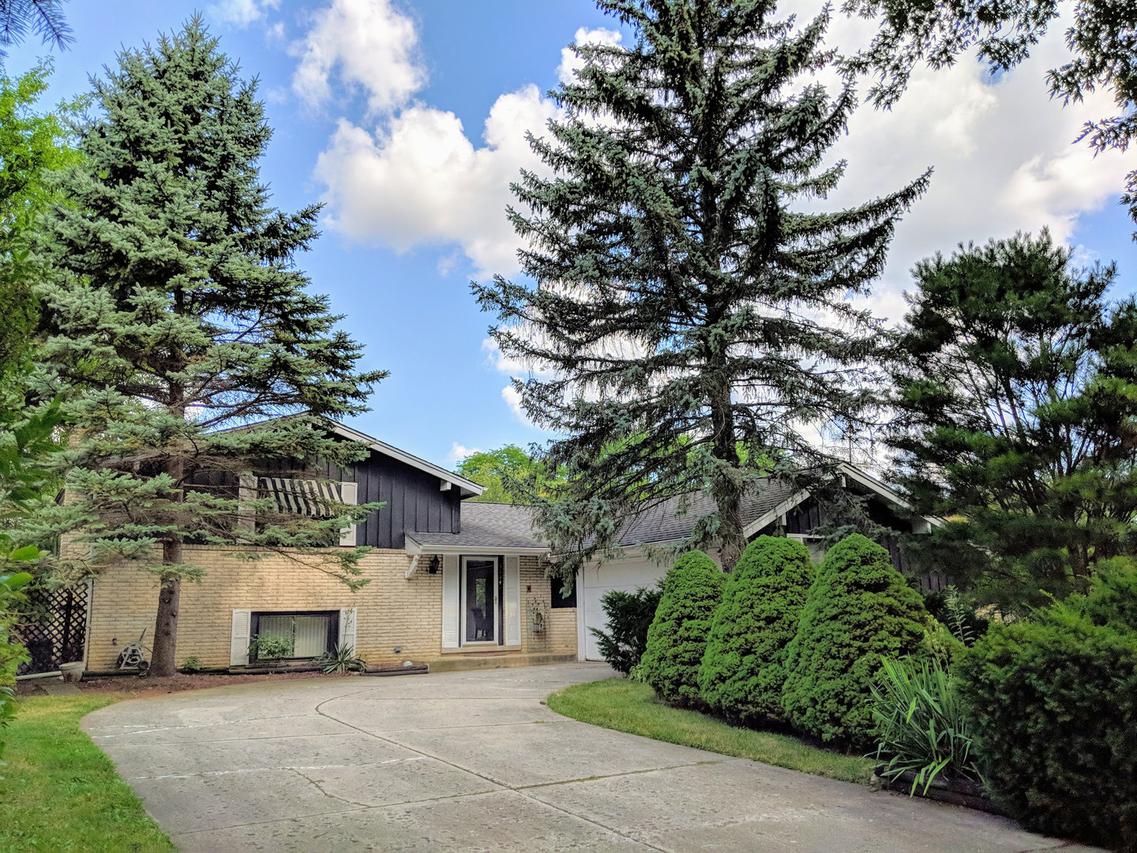 3134 Maple Leaf Dr., Glenview, IL 60026
