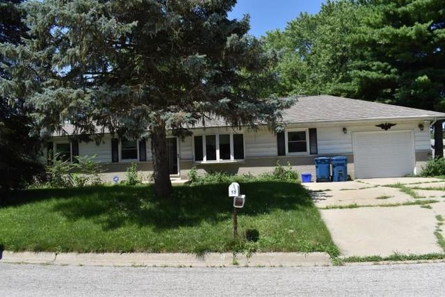 51 Oakwood Dr., Pontiac, IL 61764