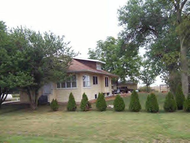 27616 E 1310 Rd., Forrest, IL 61741