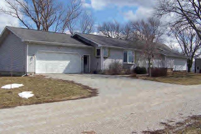 27496 E 600 Rd., Forrest, IL 61741