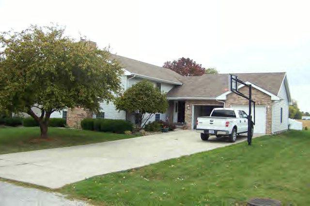 108 W Amber Dr., Fairbury, IL 61739