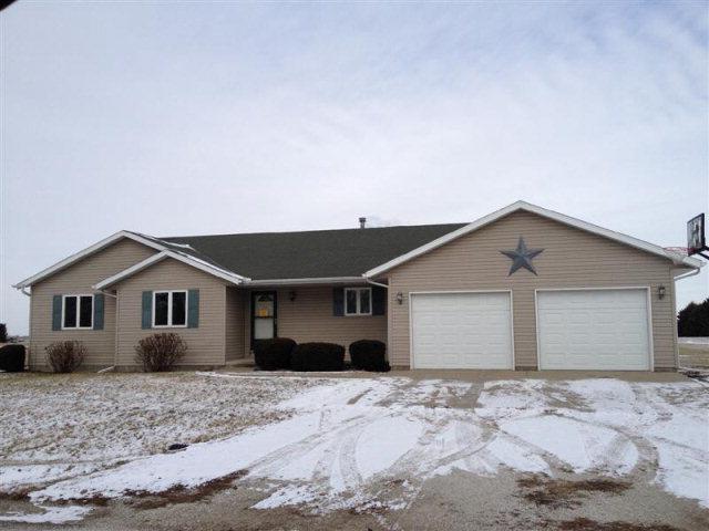 102 W Koopman Dr., Flanagan, IL 61740