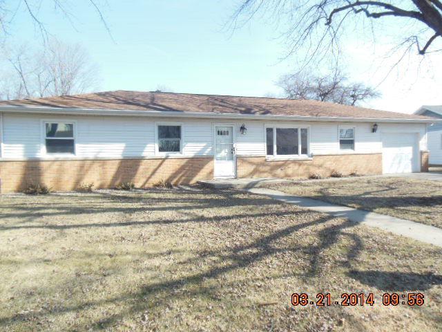 9 W Meadow Ln., Pontiac, IL 61764