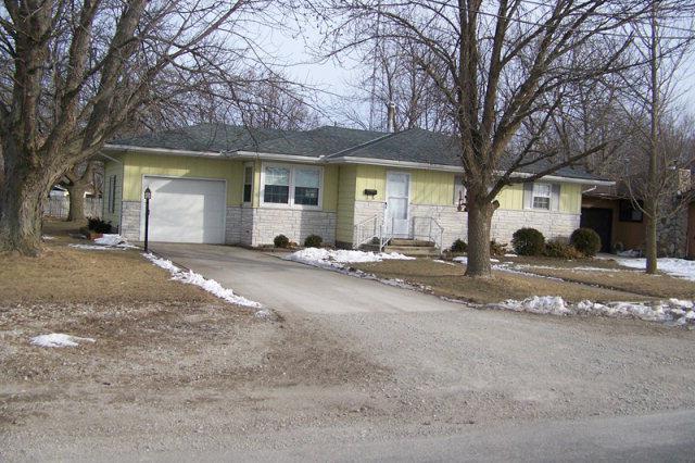 707 S Clay, Fairbury, IL 61739