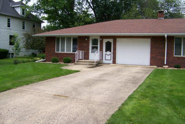 108 E Willow, Fairbury, IL 61739