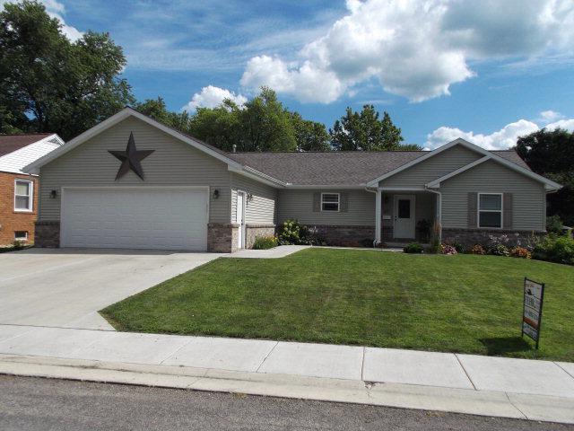 207 W Willow, Fairbury, IL 61739