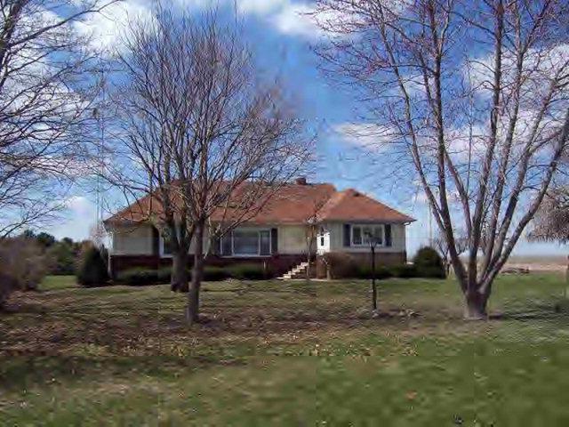1745 N 1400 Rd., Roberts, IL 60962