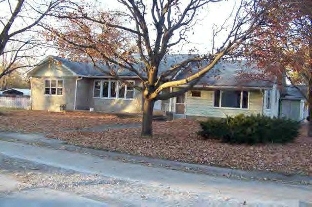 227 E Martin, Forrest, IL 61741