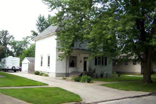 114 W James, Forrest, IL 61741