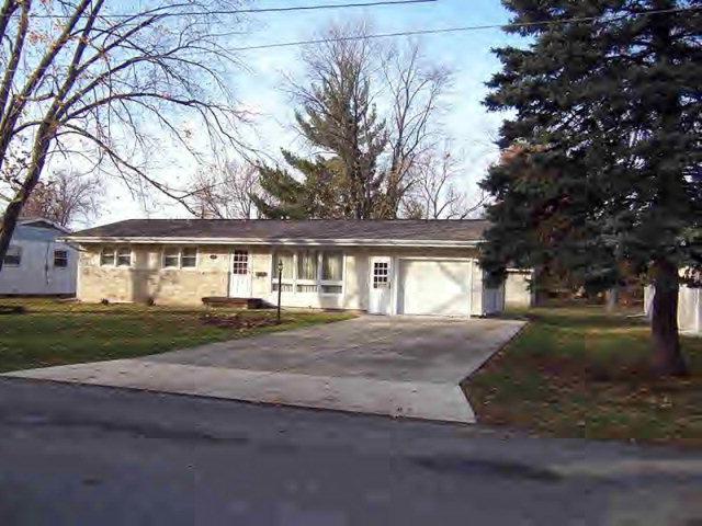 102 E Willow, Fairbury, IL 61739
