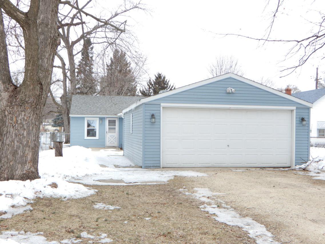 906 Kingsley Dr., Machesney Park, IL 61115