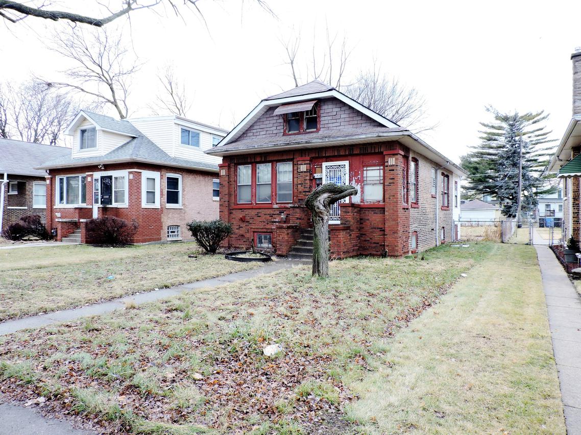 8526 S St Lawrence Ave., Chicago, IL 60619