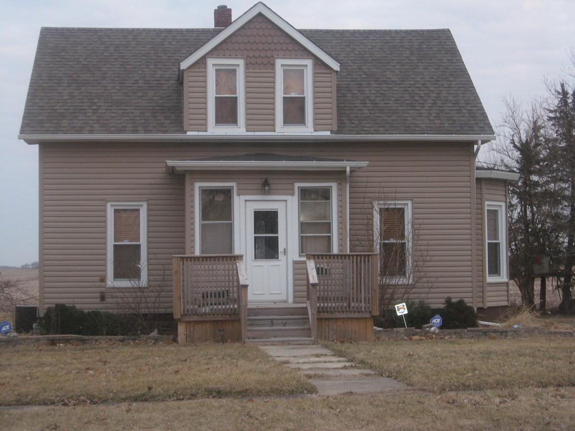 105 S Wabash St., Odell, IL 60460