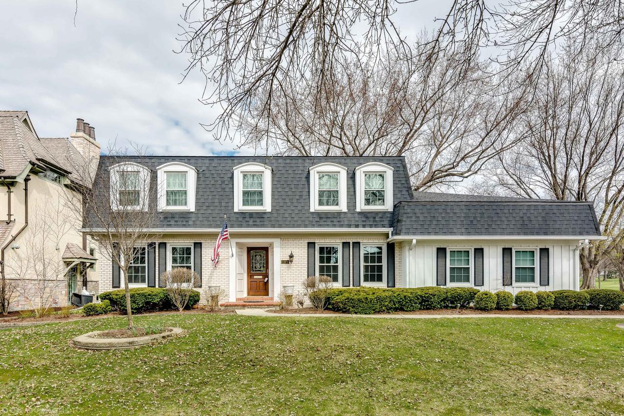 1321 Royal St George Dr., Naperville, IL 60563