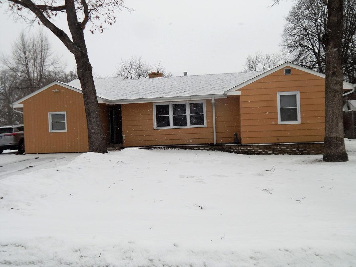 17896 Blackhawk Dr., Grayslake, IL 60030