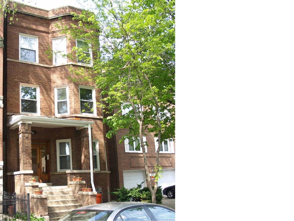 918 W Wolfram St., Chicago, IL 60657