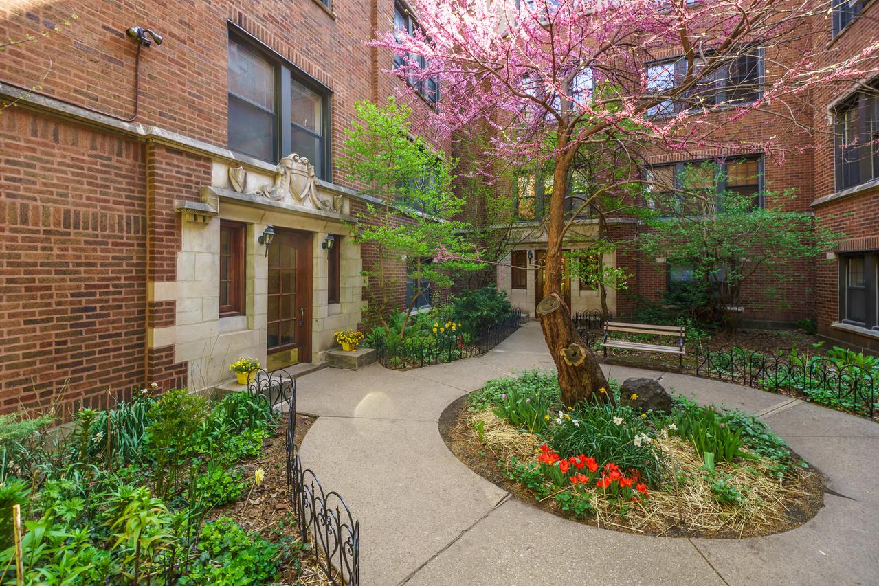 5467 S Ingleside Ave. #1E, Chicago, IL 60615