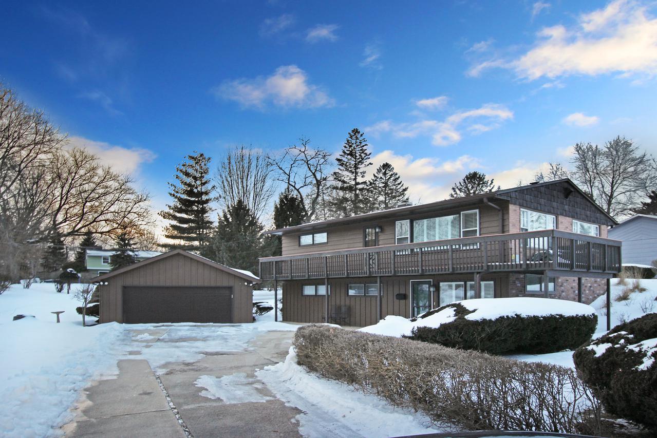 1664 Meadowbrook Ln., Freeport, IL 61032
