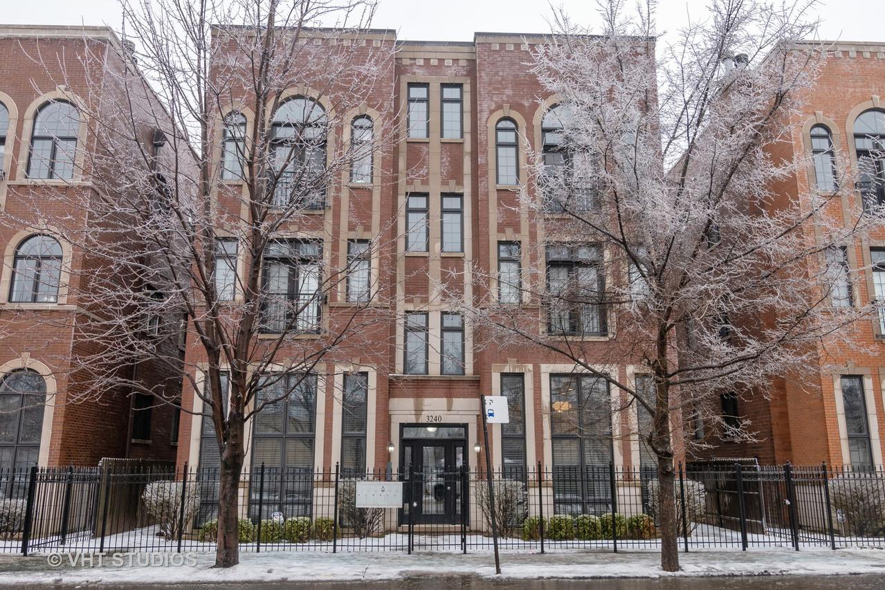 3240 N California Ave. #1N, Chicago, IL 60618