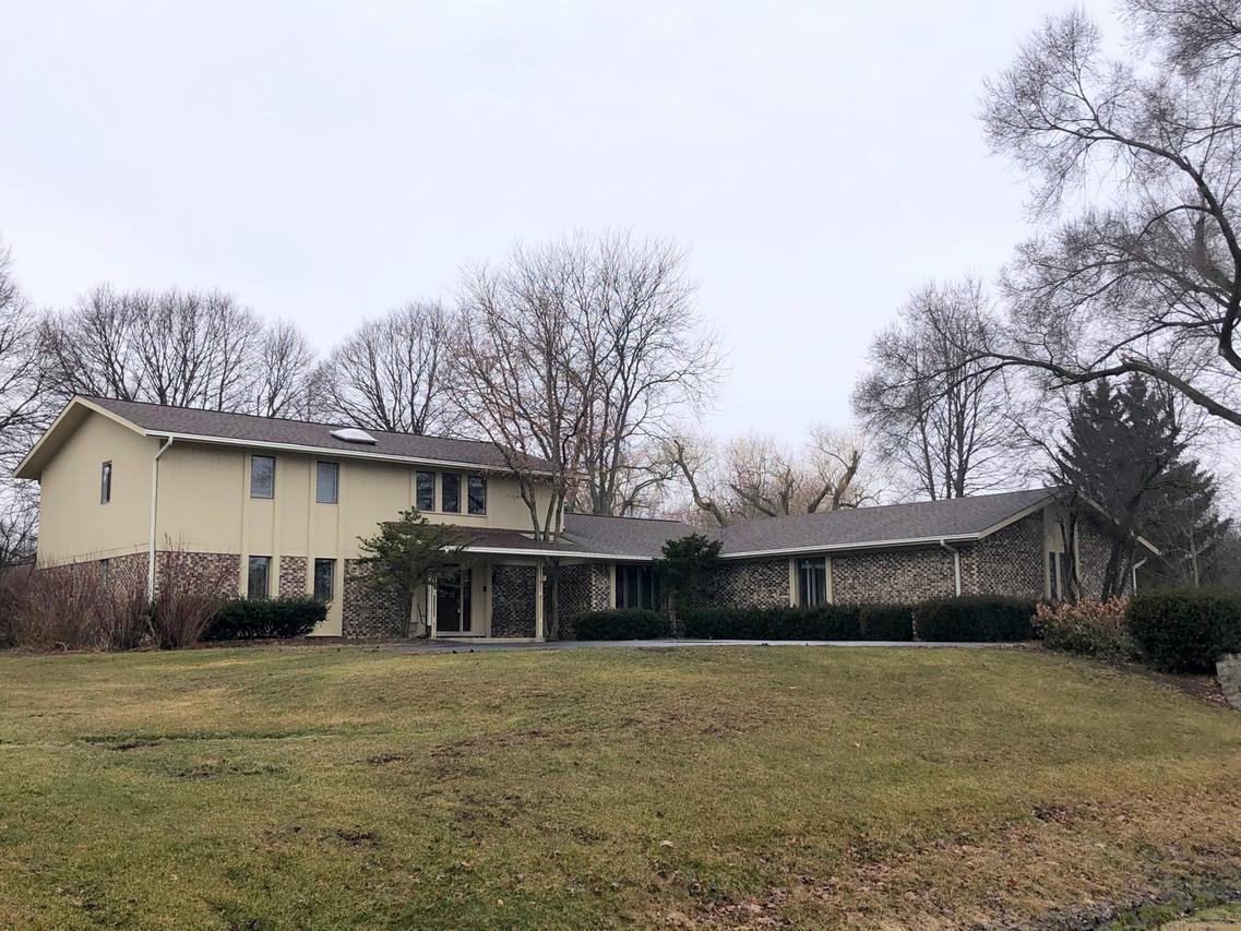 4 James Dr., Hawthorn Woods, IL 60047