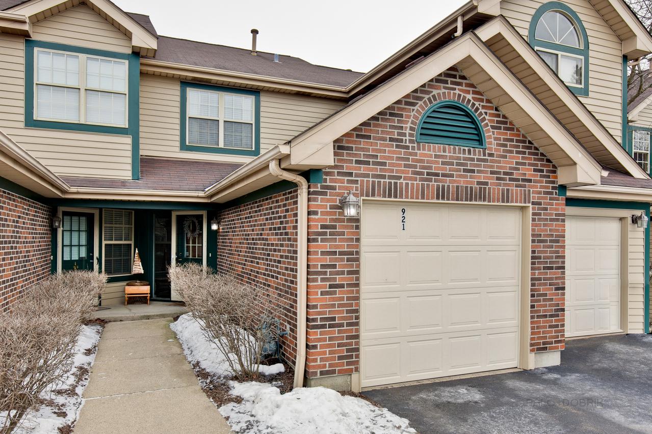921 Ridgefield Ln. #25, Wheeling, IL 60090