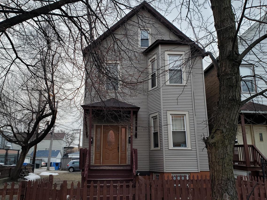 1916 N Rockwell St., Chicago, IL 60647