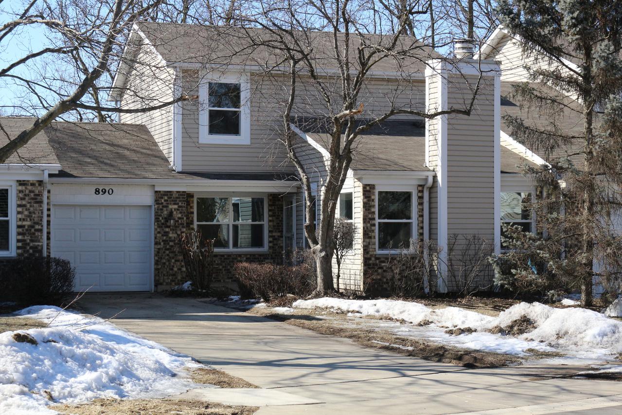 890 Colony Lake Dr., Schaumburg, IL 60194
