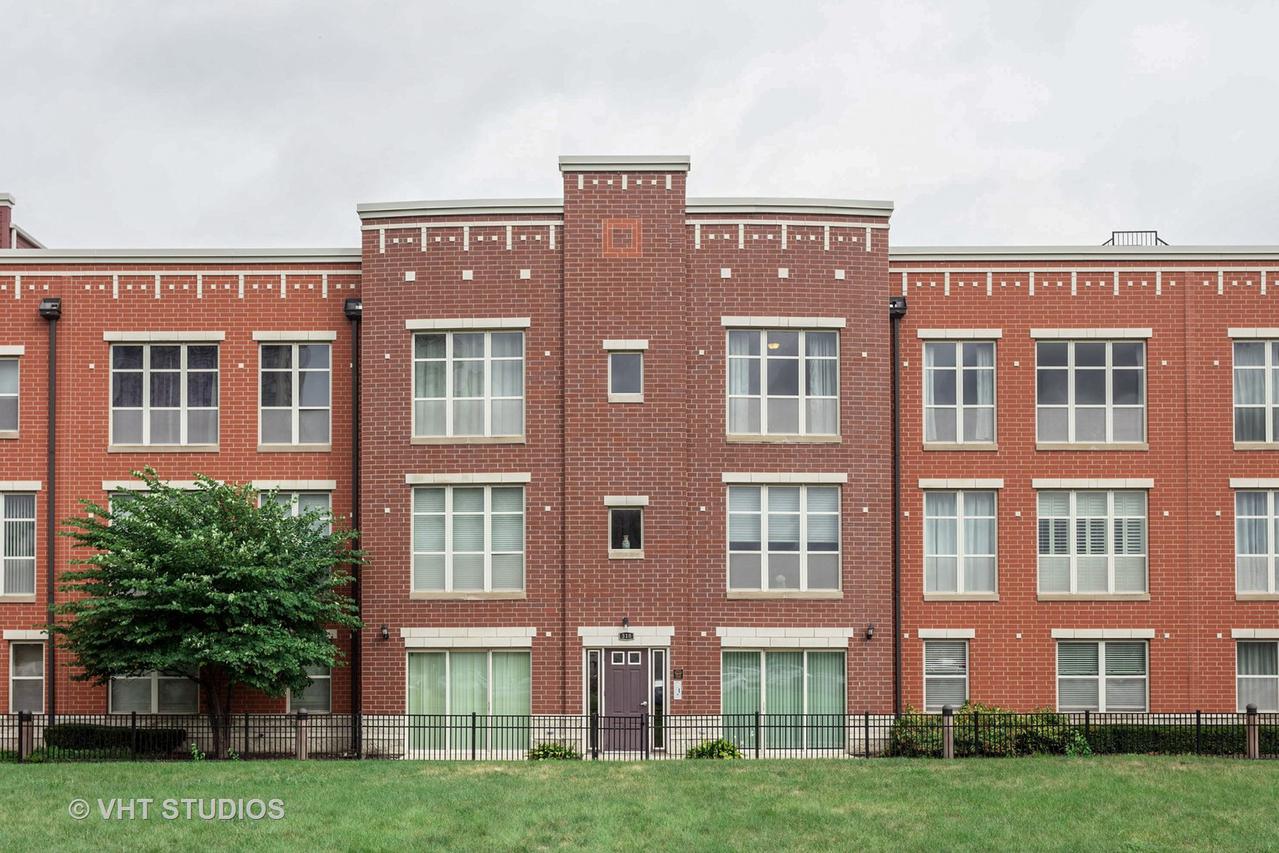 318 E 25th Pl. #3E, Chicago, IL 60616