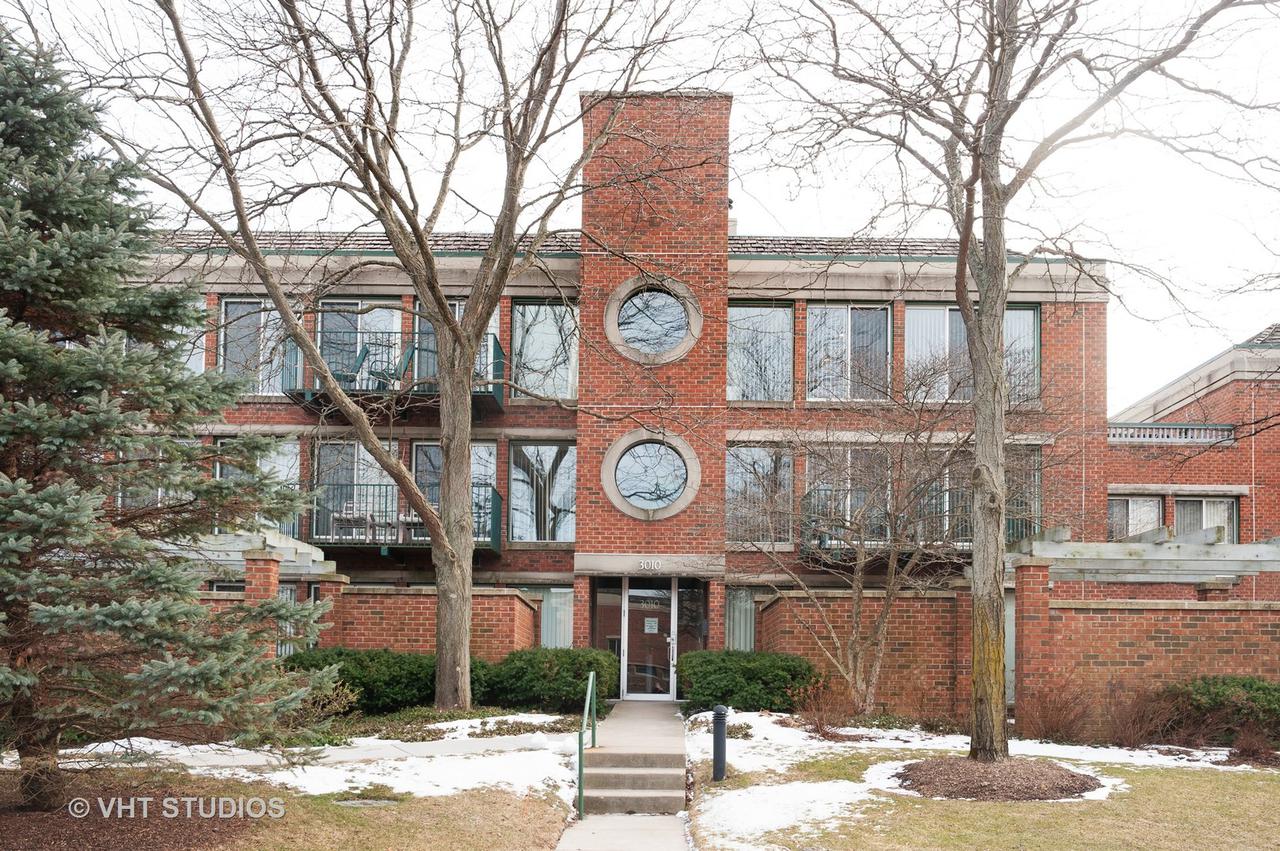 3010 Arbor Ln. #202, Northfield, IL 60093