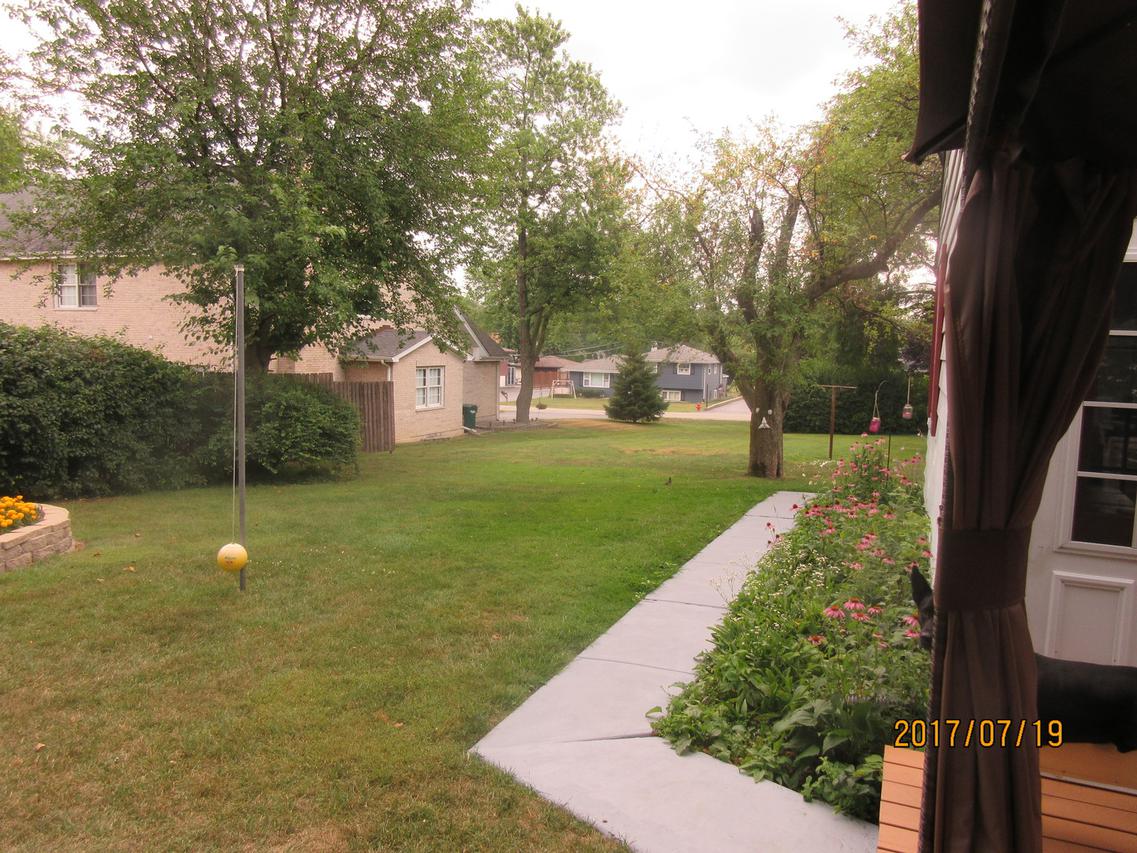 134 Holly Ave., Darien, IL 60561