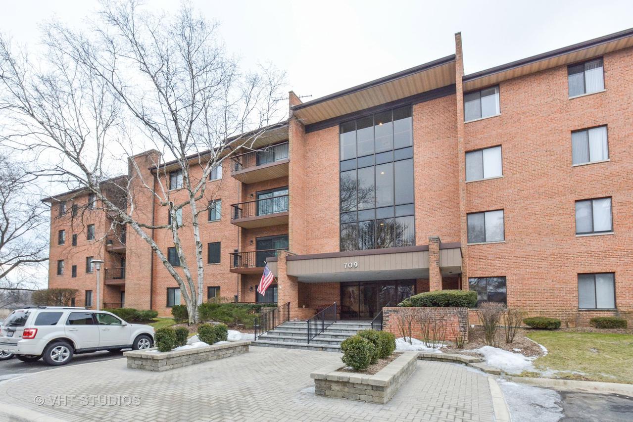 709 79th St. #305, Darien, IL 60561