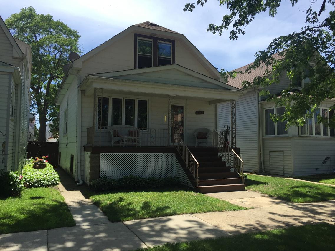 5713 W Waveland Ave., Chicago, IL 60634