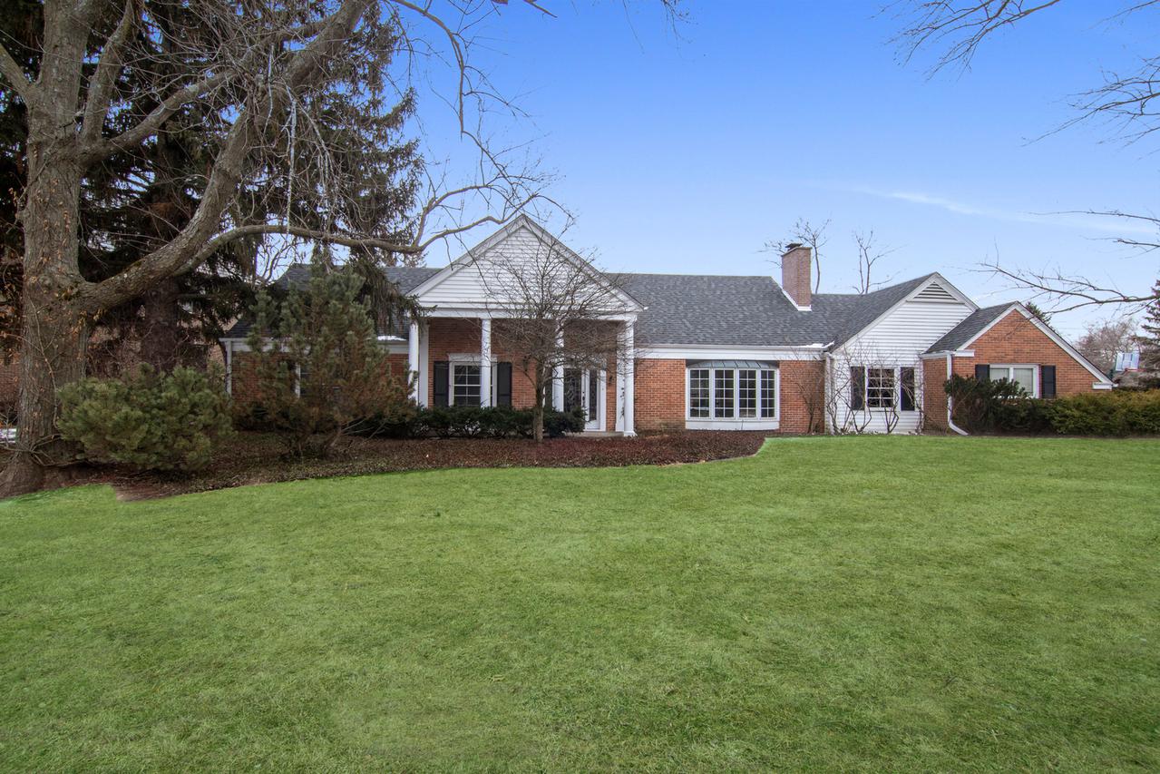 2655 Woodland Dr., Northbrook, IL 60062