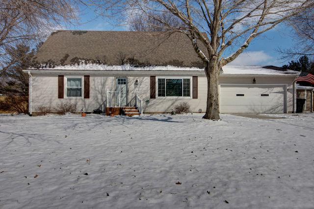2232 Woodard Ln., St. Joseph, IL 61873