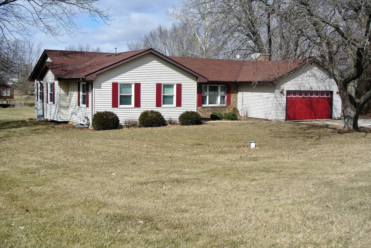 19 Lakeside Ct., Yorkville, IL 60560