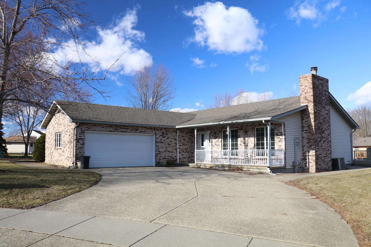 50 Kirkwood Dr., Clinton, IL 61727