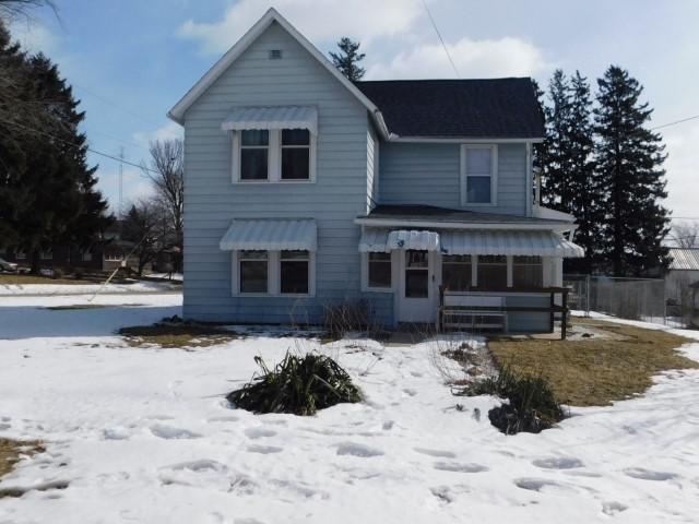 706 Hicks Ave., Ashton, IL 61006