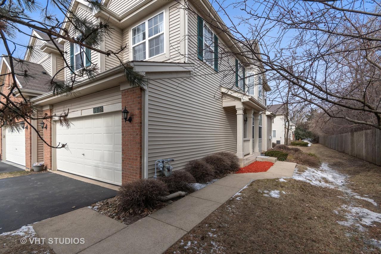 378 Windsong Cir., Glendale Heights, IL 60139